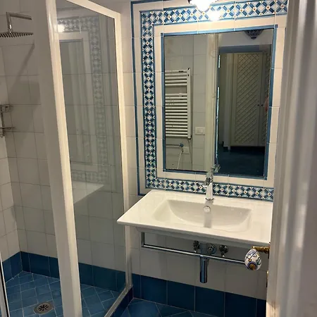 Nennell'apartment شقة *